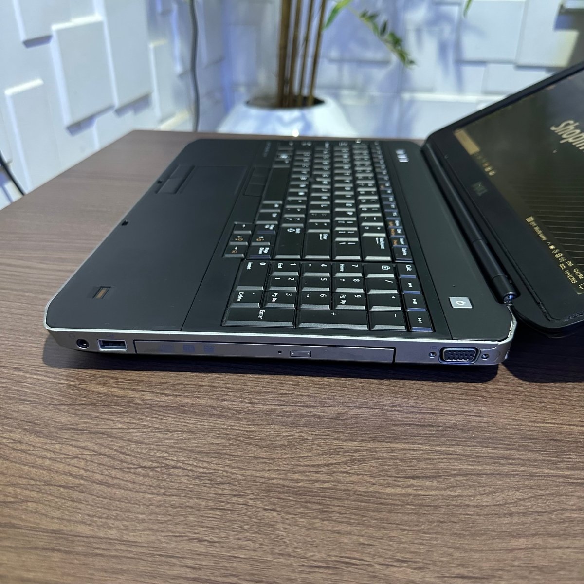 Dell Latitude E5530 - Intel Core i7 - 250GB HDD - 8GB RAM - Keyboard Light