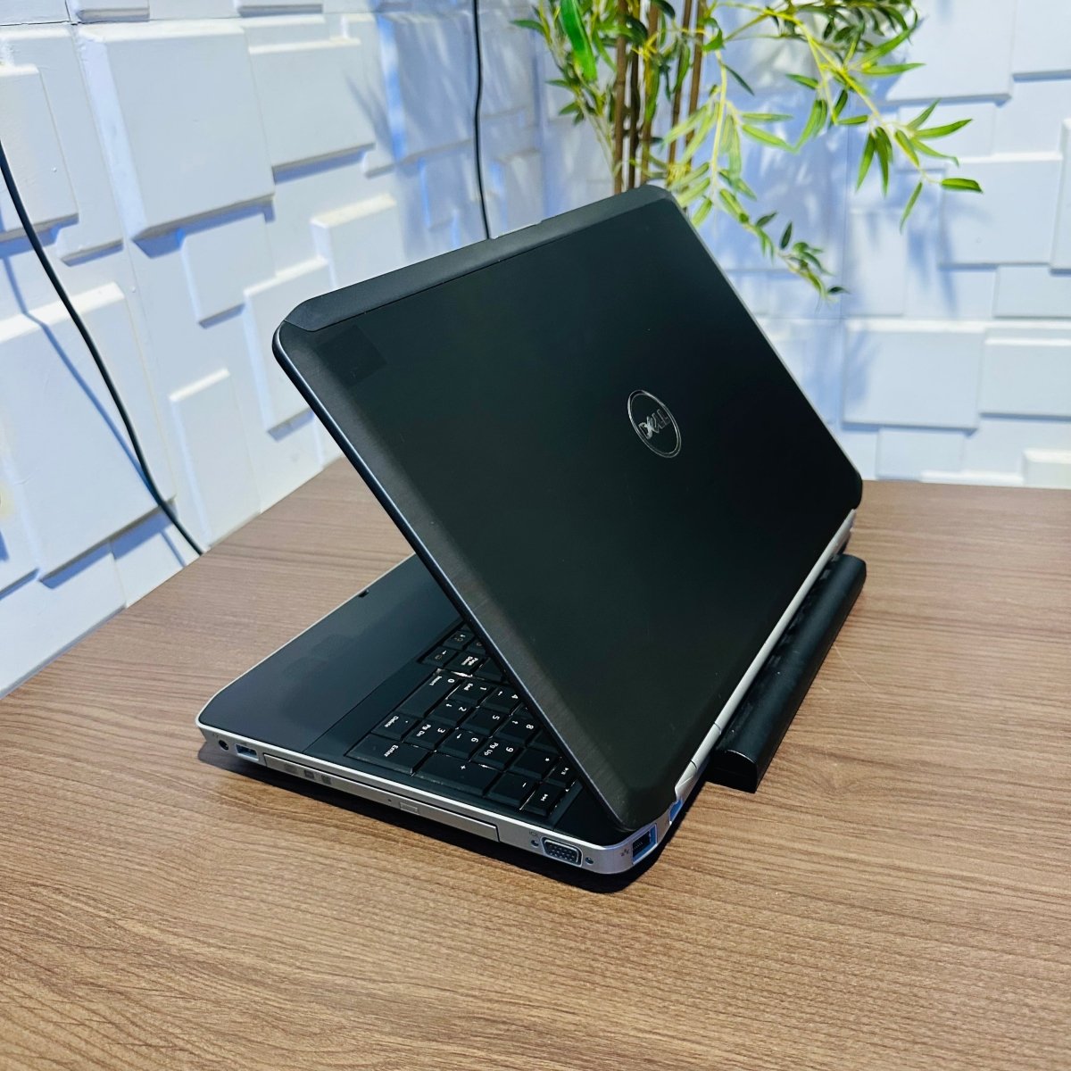 Dell Latitude E5530 - Intel Core i7 - 250GB HDD - 8GB RAM - Keyboard Light