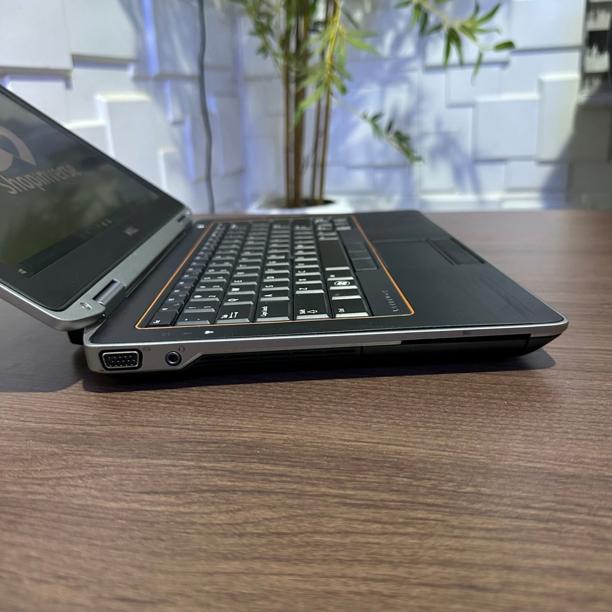 Dell Latitude E6320 - Intel Core i3 - 320GB HDD - 8GB RAM