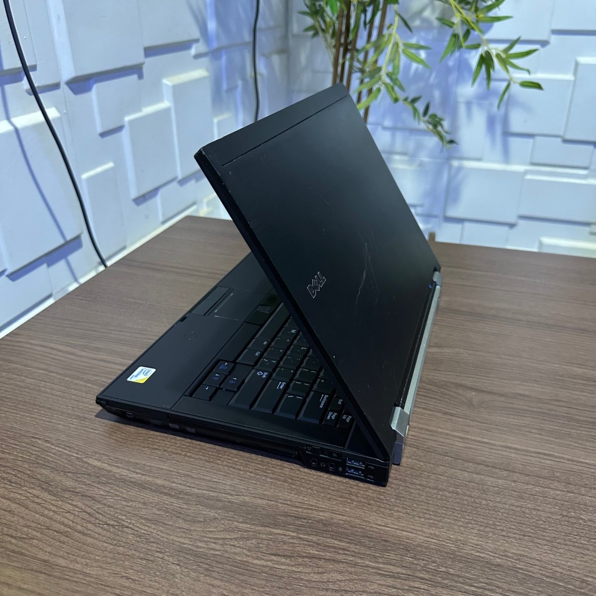 Dell Latitude E6400 - Intel Core 2 Duo - 250GB HDD - 4GB RAM