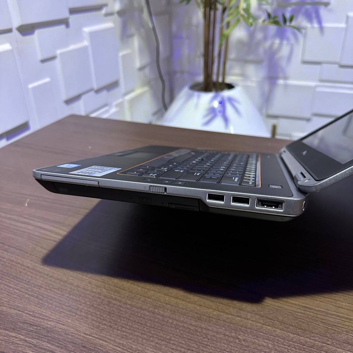 Dell Latitude E6420 - Intel Core i5 - 320GB HDD - 4GB RAM
