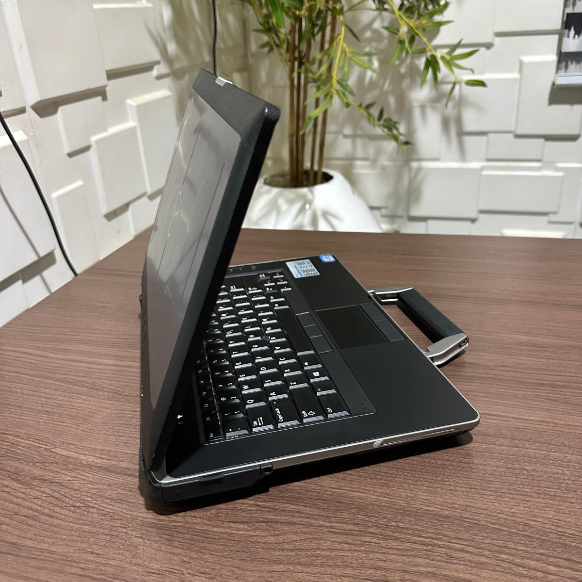 Dell Latitude E6430 ATG - Intel Core i7 - 250GB HDD - 8GB RAM - Keyboard Light