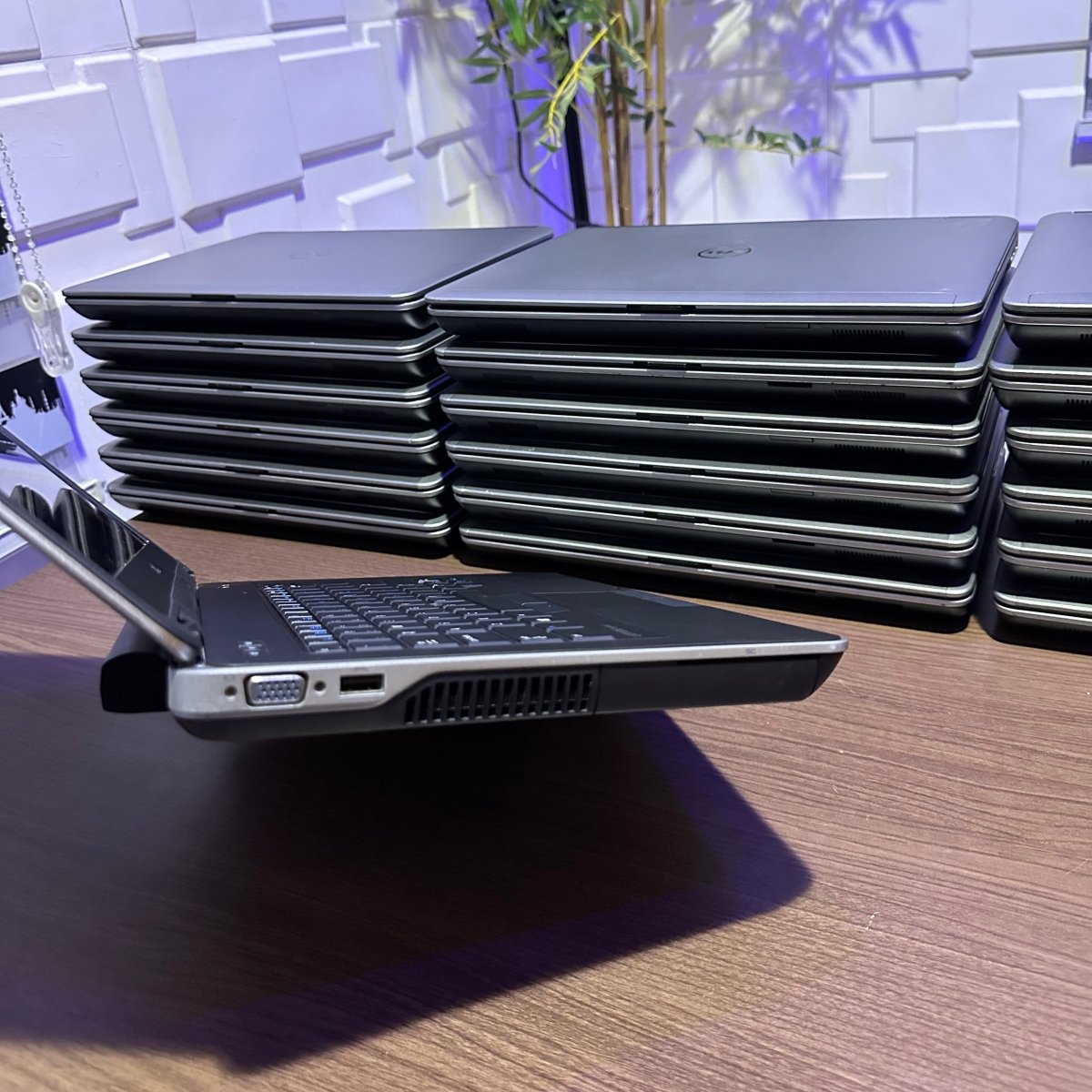 Dell Latitude E6440 - Intel Core i7 - 320GB HDD - 16GB RAM