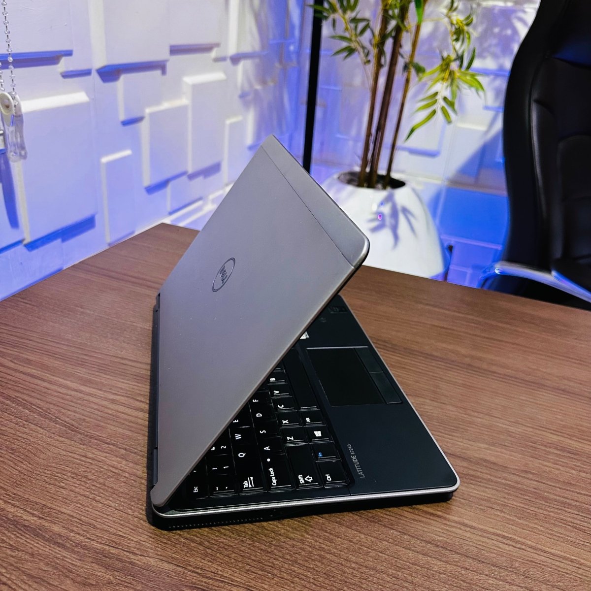 Dell Latitude E7240 - Intel Core i5 - 128GB SSD - 4GB RAM - keyboard Light