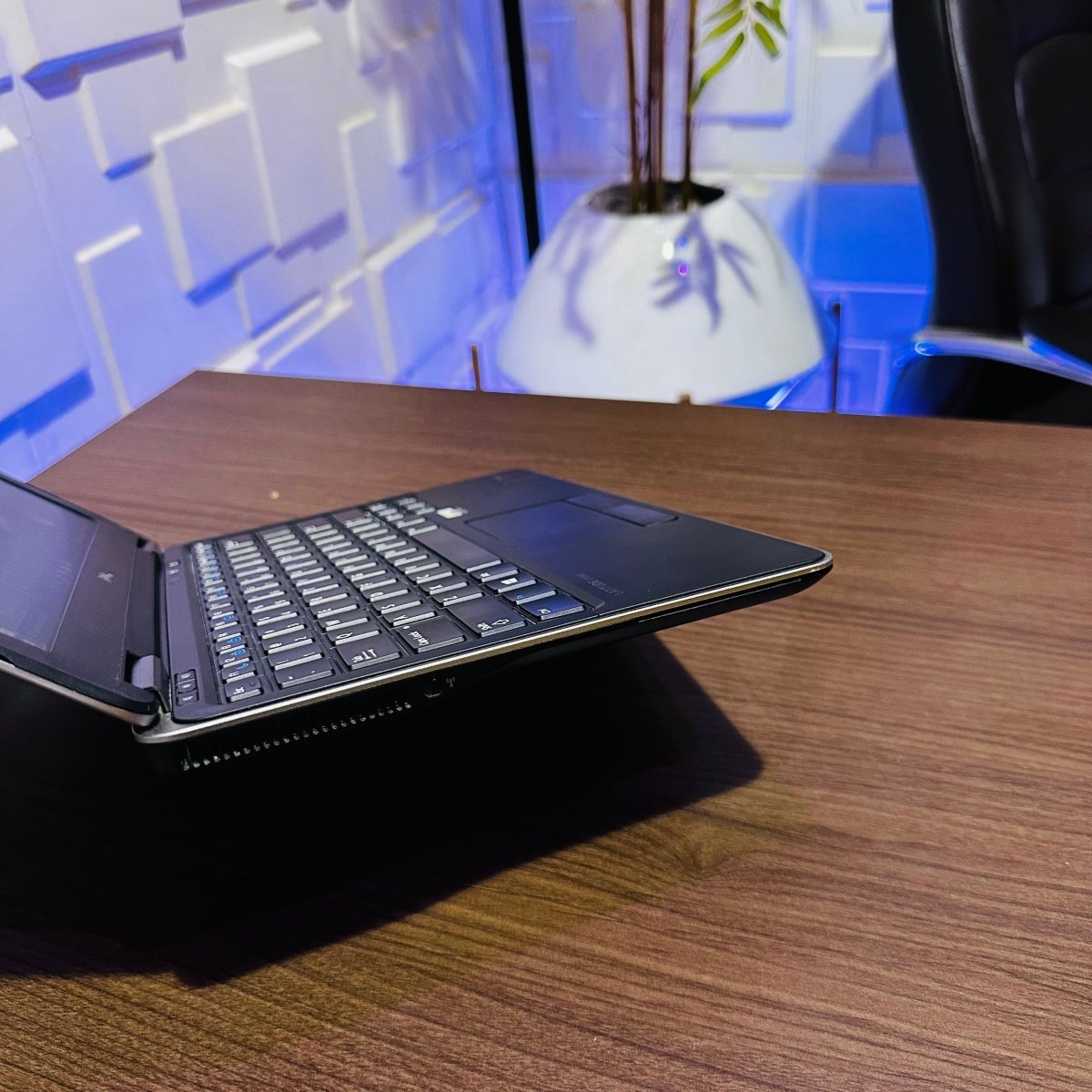 Dell Latitude E7240 - Intel Core i5 - 128GB SSD - 4GB RAM - keyboard Light