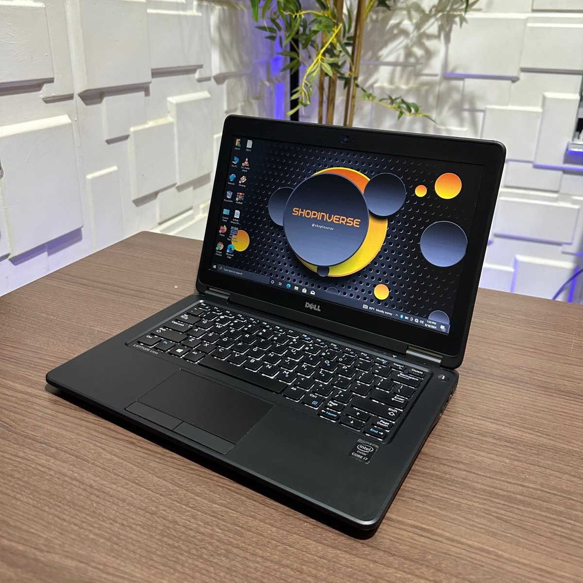 Dell Latitude E7250 - Intel Core i5 - 128GB SSD - 4GB RAM - keyboard Light