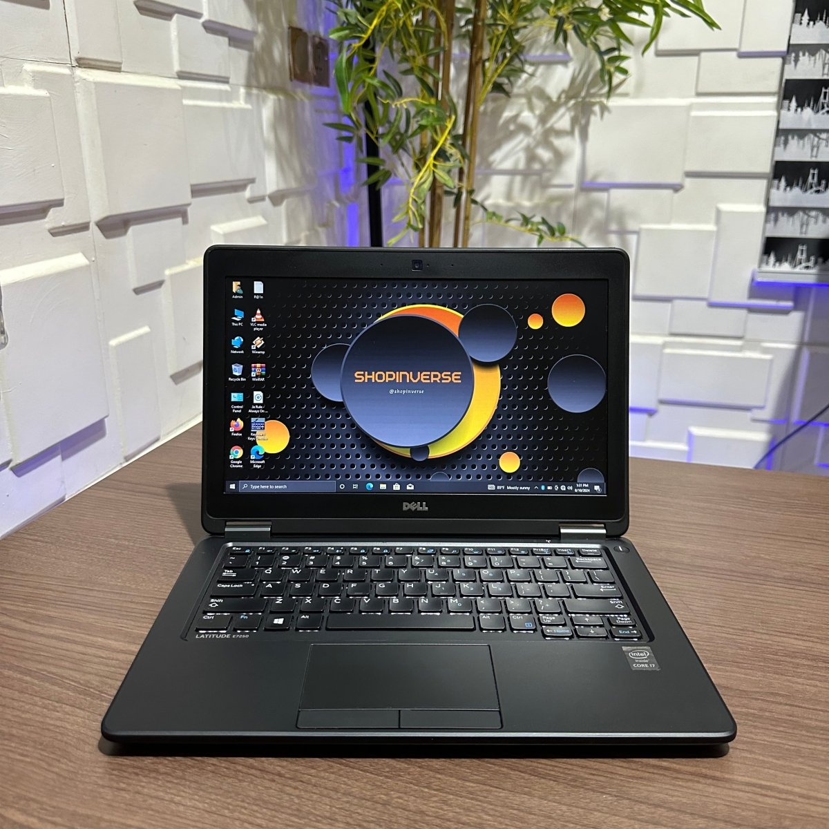 Dell Latitude E7250 - Intel Core i5 - 128GB SSD - 4GB RAM - keyboard Light