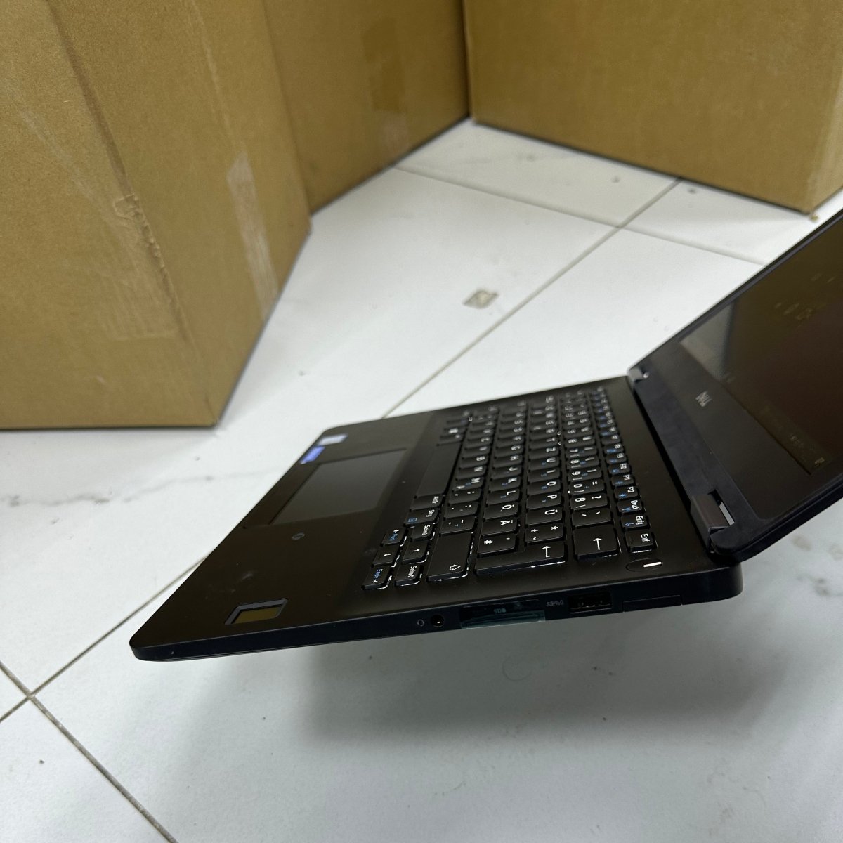 Dell Latitude E7270 - 6th Gen. Intel Core i5 - 256GB SSD - 8GB RAM