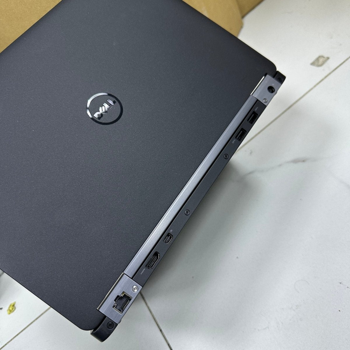Dell Latitude E7270 - 6th Gen. Intel Core i7 - 256GB SSD - 8GB RAM - keyboard Light