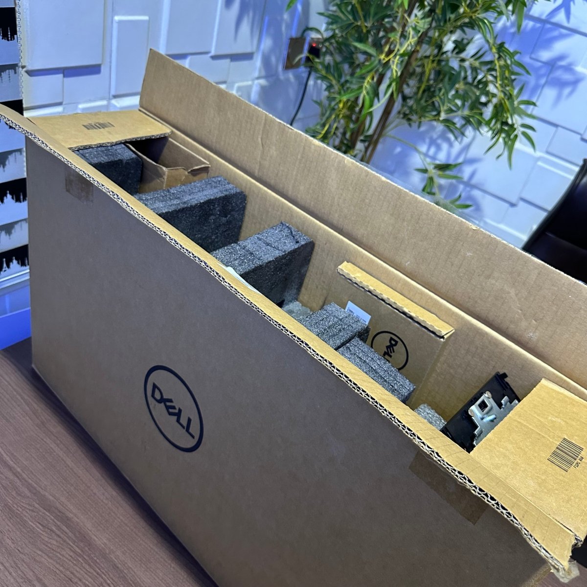 Dell Optiplex 5250 All in One Desktop - 7th Gen. Intel Core i7 - 256GB SSD - 8GB RAM