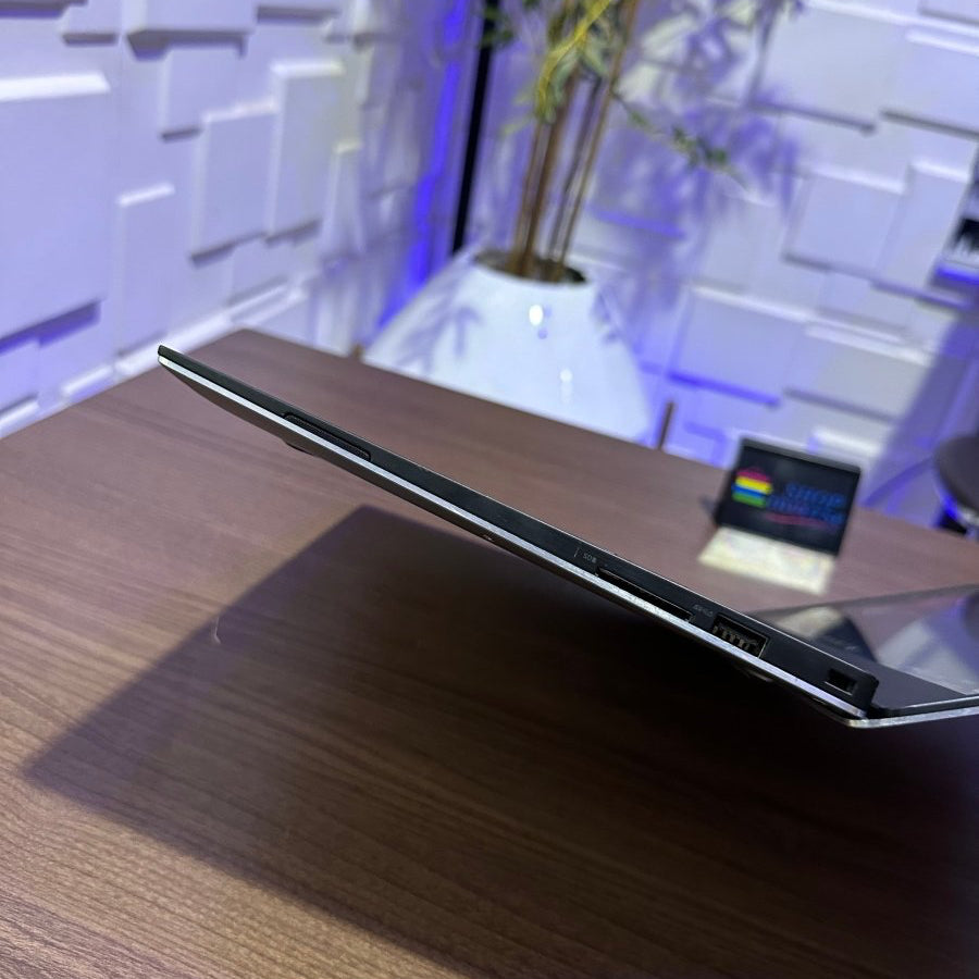 Dell XPS 13 9350 | 6th Gen Core i5 | 8GB RAM | 256GB SSD | Backlit Keyboard