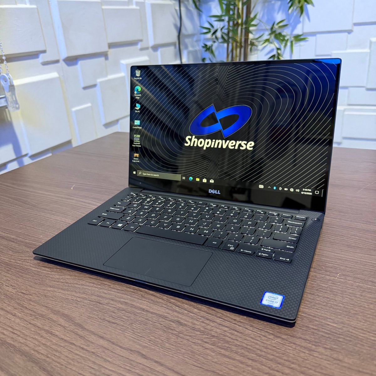 Dell XPS 13 9350 | 6th Gen Core i7 | 8GB RAM | 256GB SSD | Touchscreen | Backlit Keyboard
