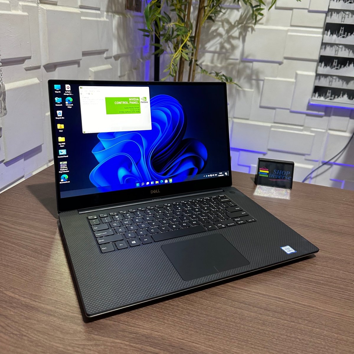 Dell XPS 15 9560 | Core i7 7th Gen | 16GB RAM | 512GB SSD | 4GB Nvidia GTX | 4K Display | Touchscreen | Backlit Keyboard