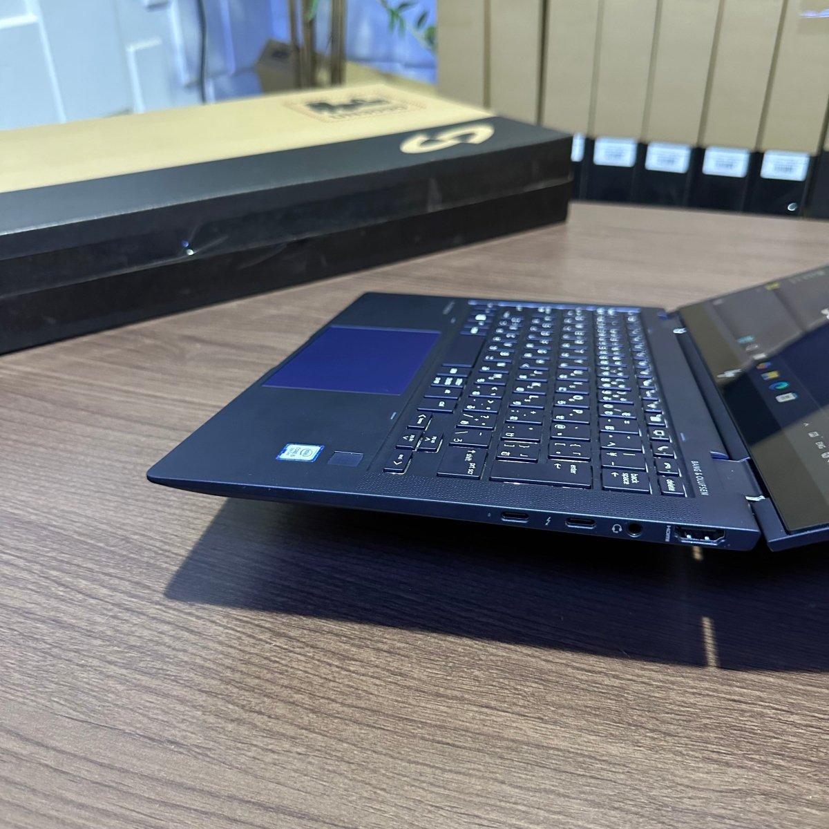 HP Elite Dragonfly - 8th Gen. Intel Core i5 - 256GB SSD - 8GB RAM - Keyboard Light - Touchscreen