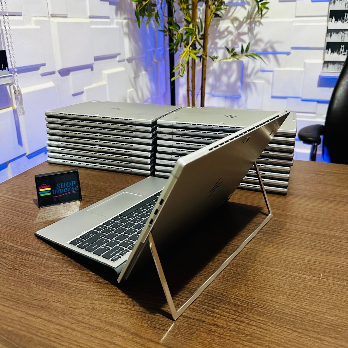 HP Elite X2 G4 - 8th Gen. Intel Core i5 - 256GB SSD - 8GB RAM - Touchscreen