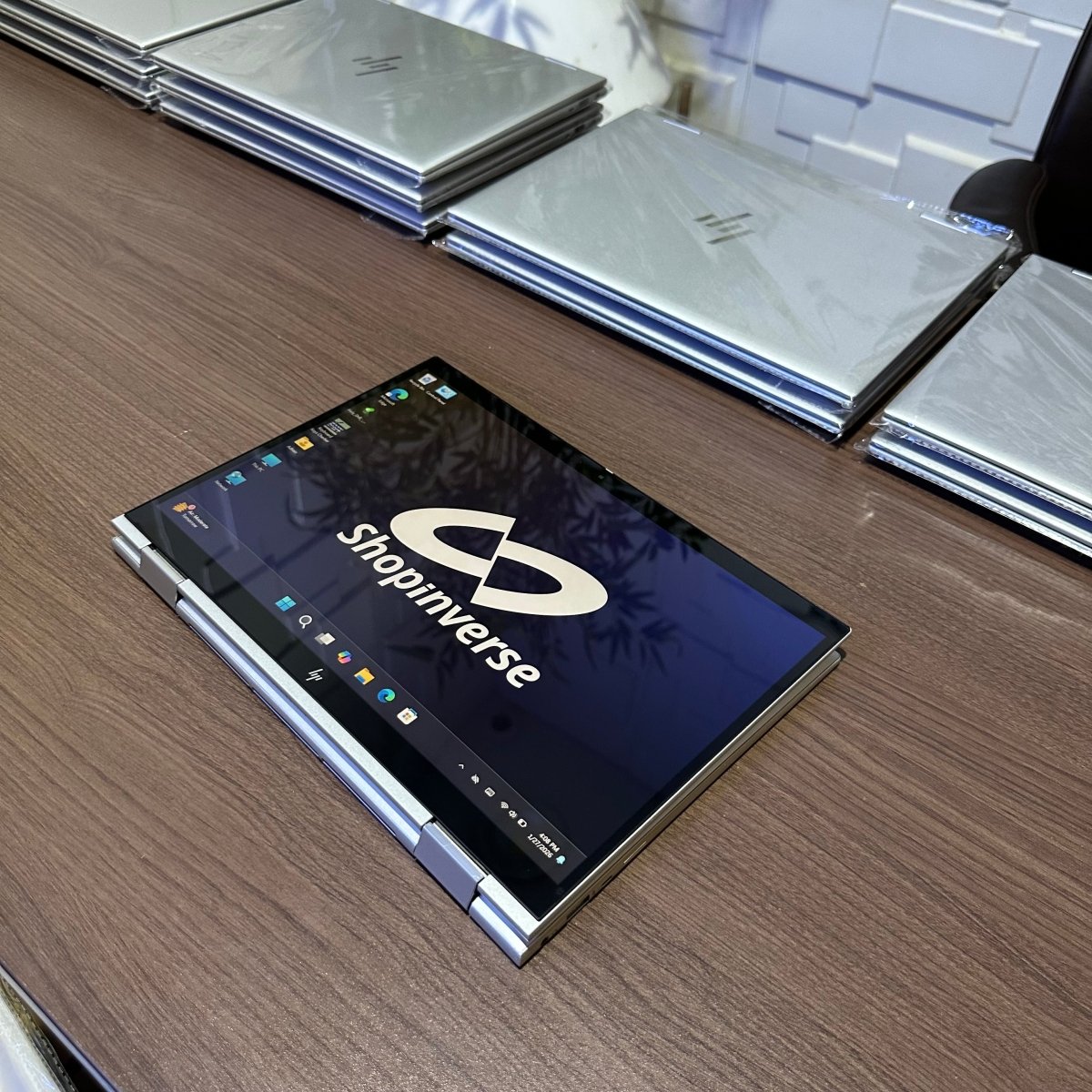 HP Elite x360 1040 G9 2 - in - 1 - 12th Gen Intel Core i5 - 256GB SSD - 16GB RAM - Touchscreen - Keyboard Light