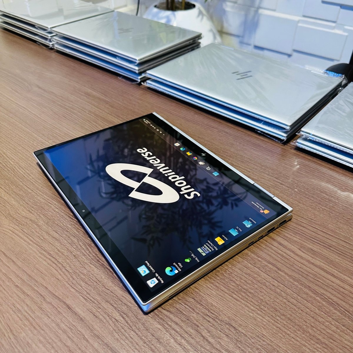 HP Elite x360 830 G9 2 - in - 1 - 12th Gen Intel Core i5 - 256GB SSD - 16GB RAM - Touchscreen