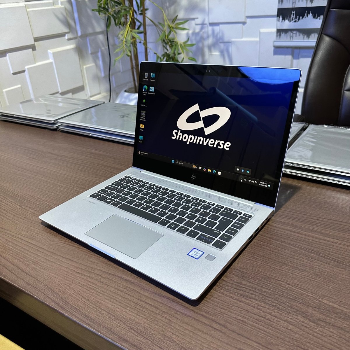 HP EliteBook 1040 G4 - 7th Gen. Intel Core i7 - 256GB SSD - 16GB RAM - Keyboard Light - Touchscreen