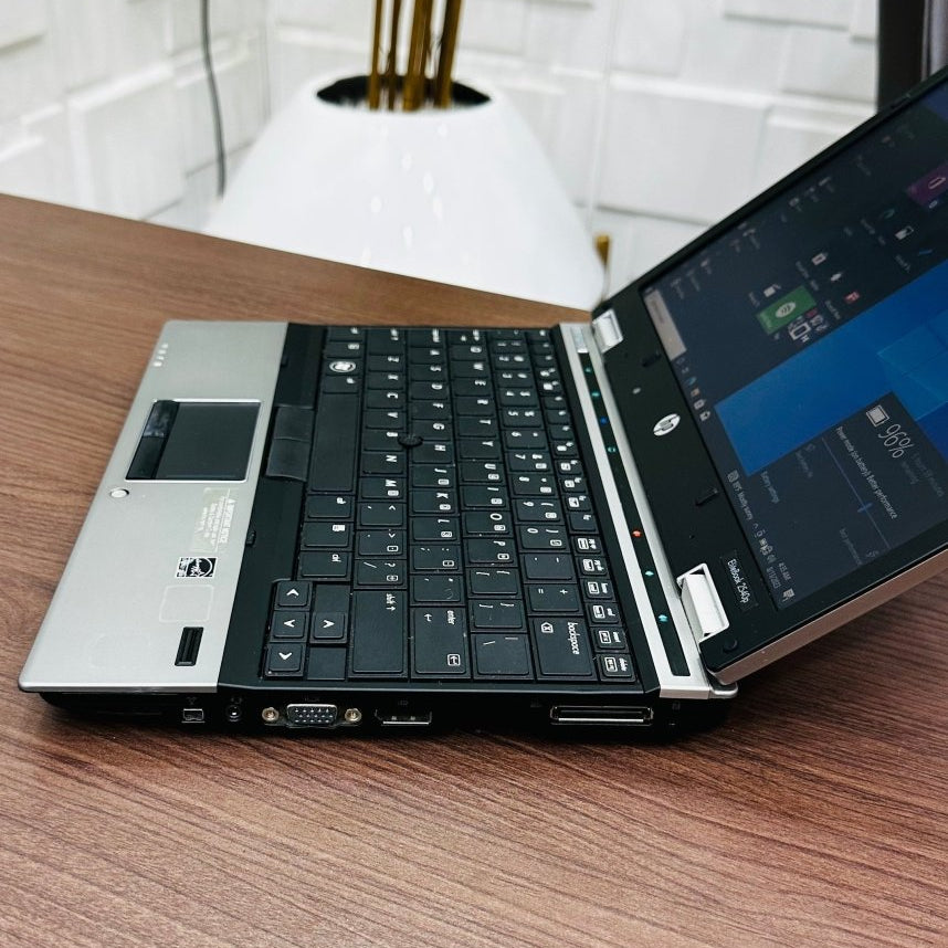 HP EliteBook 2540p - Intel Core i7 - 250GB HDD - 4GB RAM