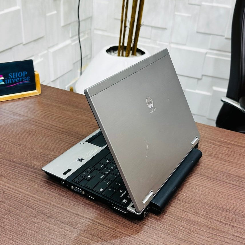 HP EliteBook 2540p - Intel Core i7 - 250GB HDD - 4GB RAM