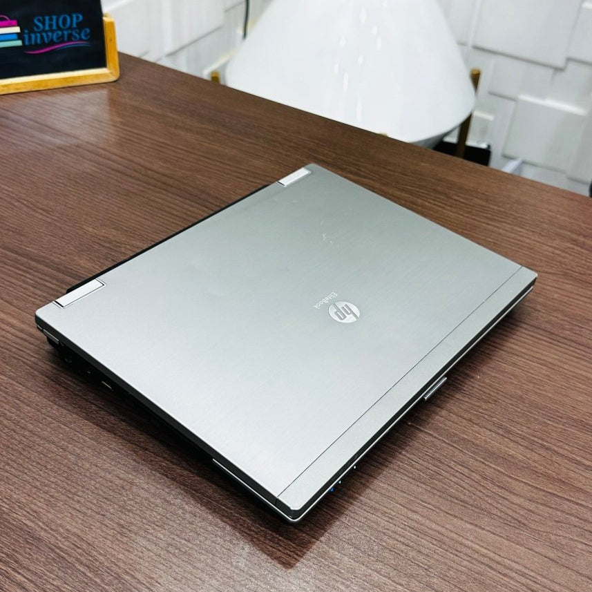HP EliteBook 2540p - Intel Core i7 - 250GB HDD - 4GB RAM