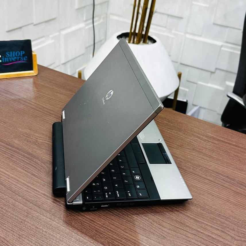 HP EliteBook 2540p - Intel Core i7 - 250GB HDD - 4GB RAM