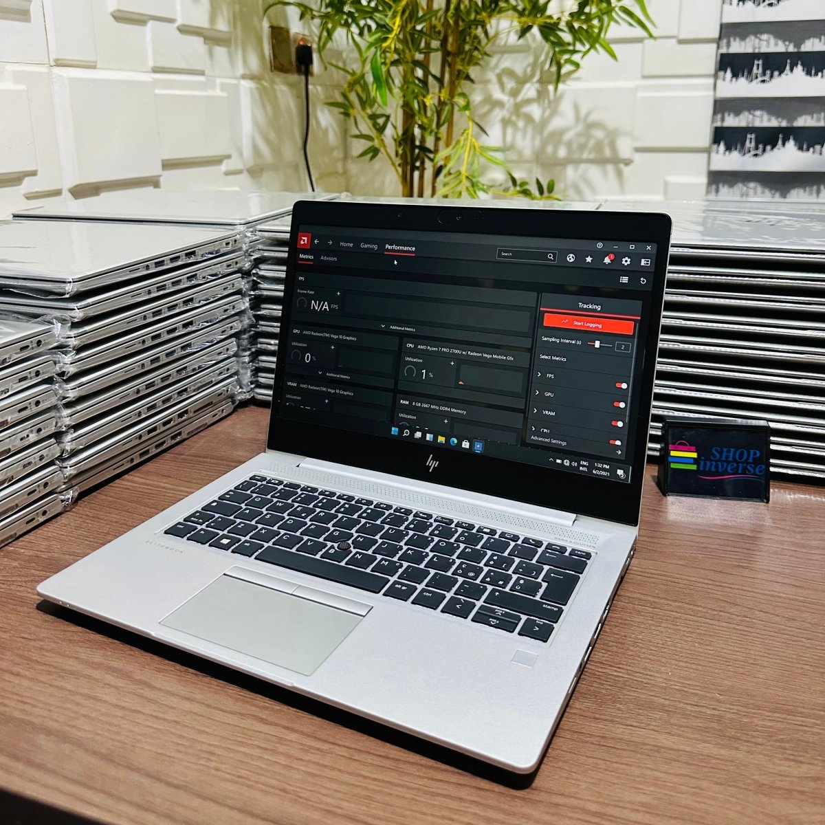 HP EliteBook 735 G6 - AMD Ryzen 5 Pro - 256GB SSD - 8GB RAM - 2GB Dedicated Graphics - Keypad Light