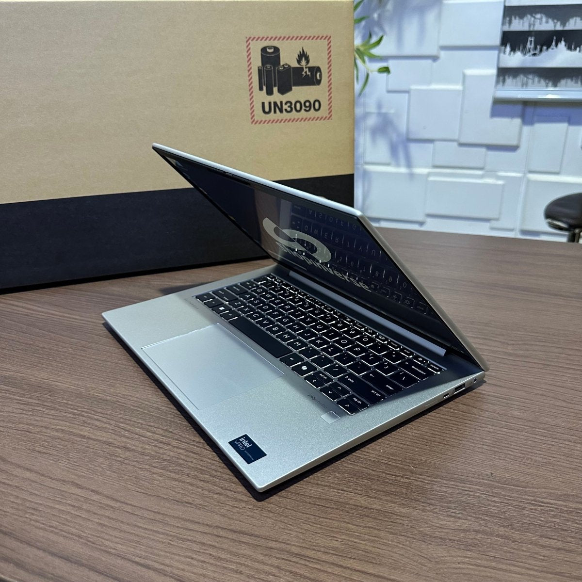 HP EliteBook 840 G11 - Intel Ultra 7 - 512GB SSD - 32GB RAM - Keyboard Light