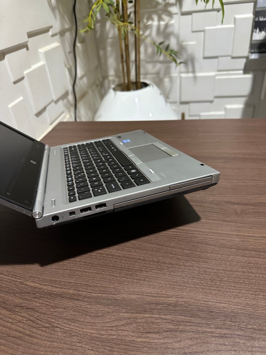 HP EliteBook 8460p - Intel Core i5 - 250GB HDD - 8GB RAM