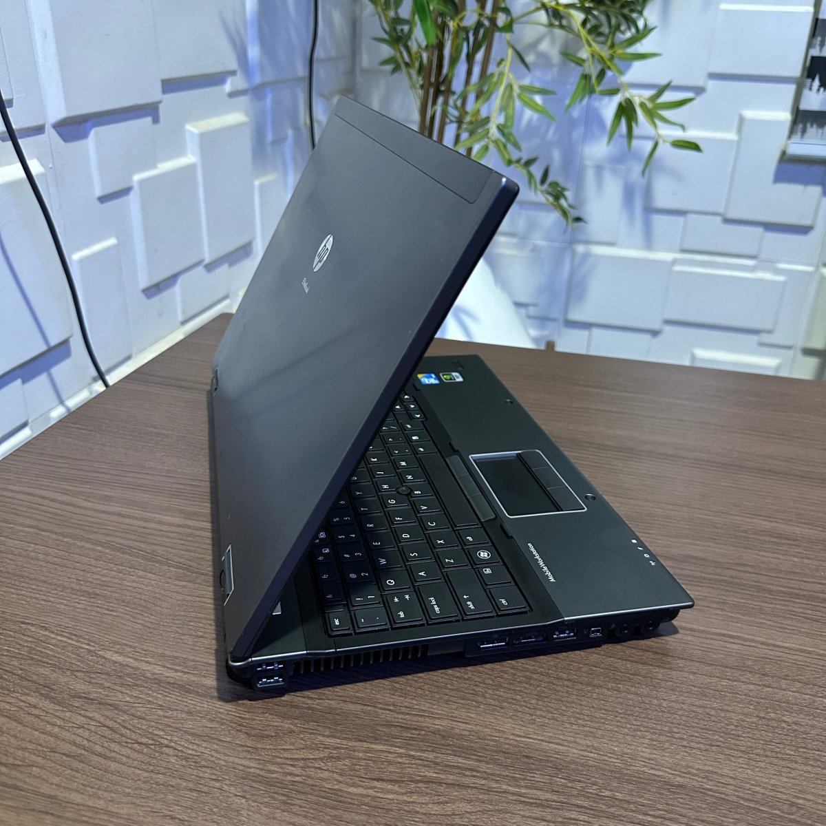 HP EliteBook 8540w - Intel Core i7 - 500GB HDD - 4GB RAM - 1GB Nvidia Quadro