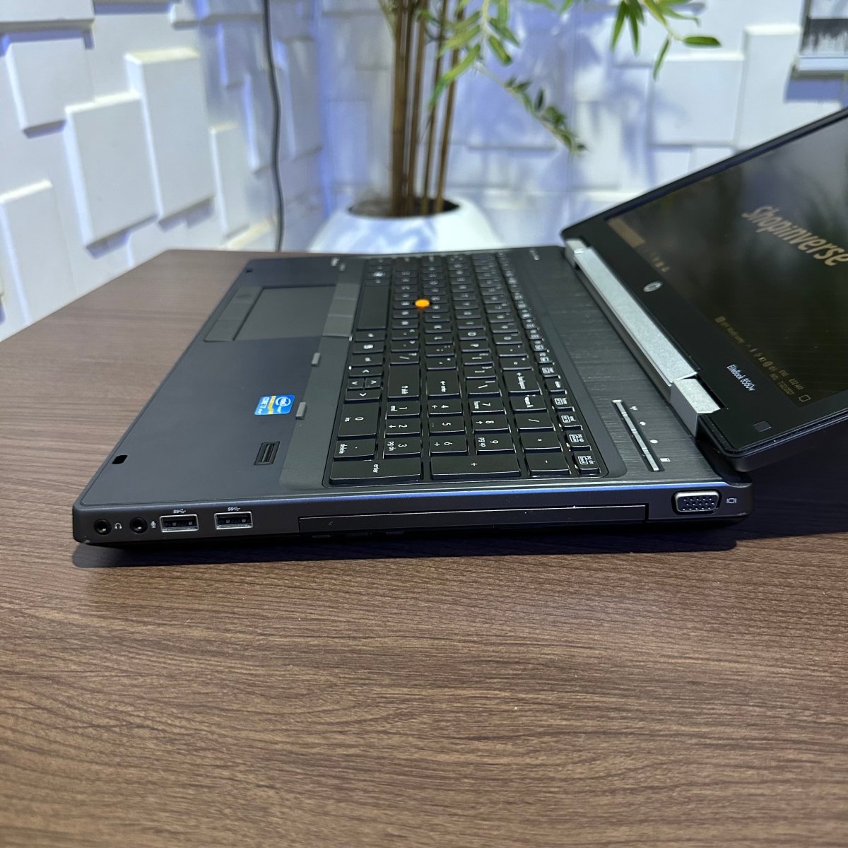 HP EliteBook 8560w - Intel Core i7 - 500GB HDD - 8GB RAM - 2GB Nvidia Graphics - Keyboard Light