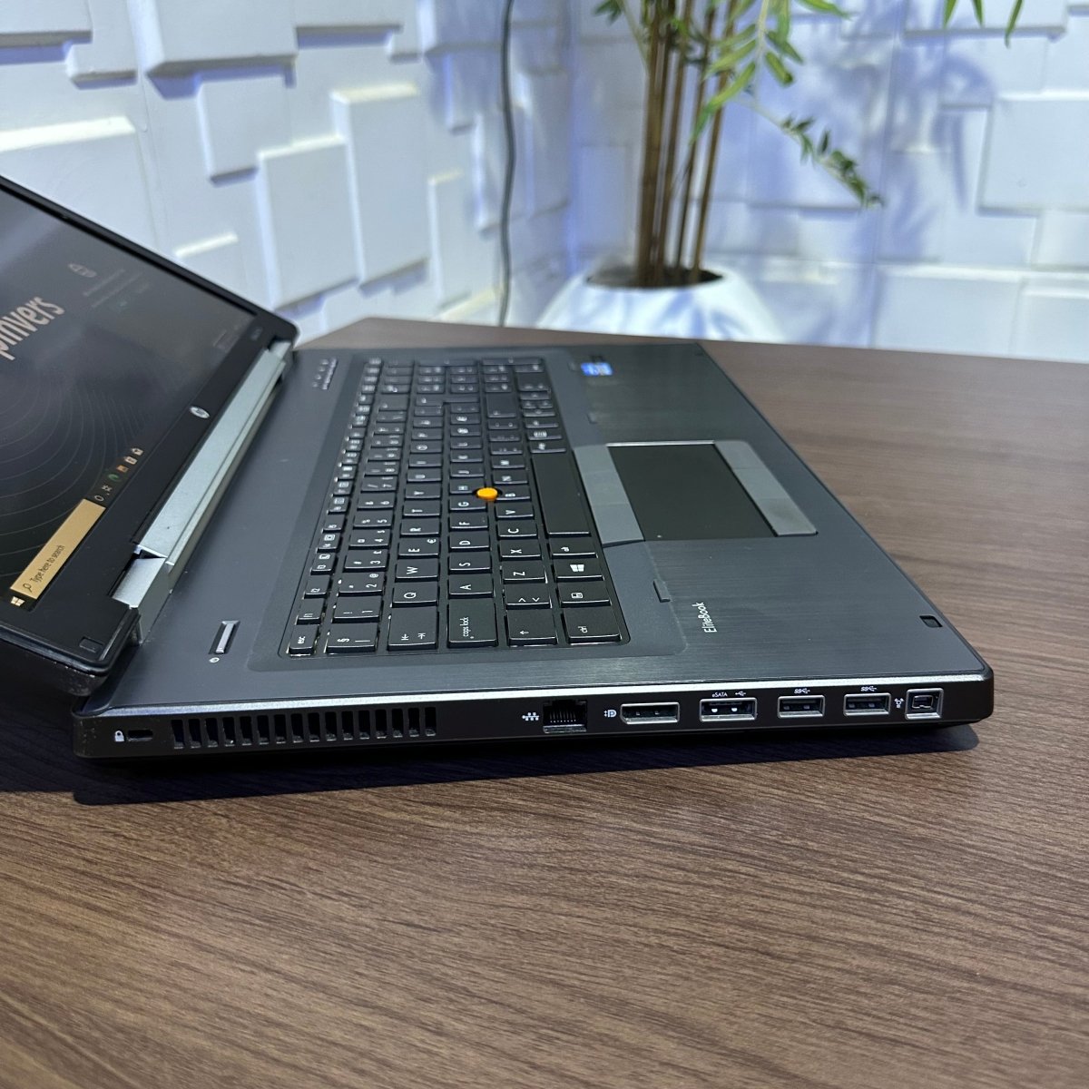 HP EliteBook 8770W - Intel Core i7 - 256GB SSD - 24GB RAM - 4GB Dedicated Nvidia