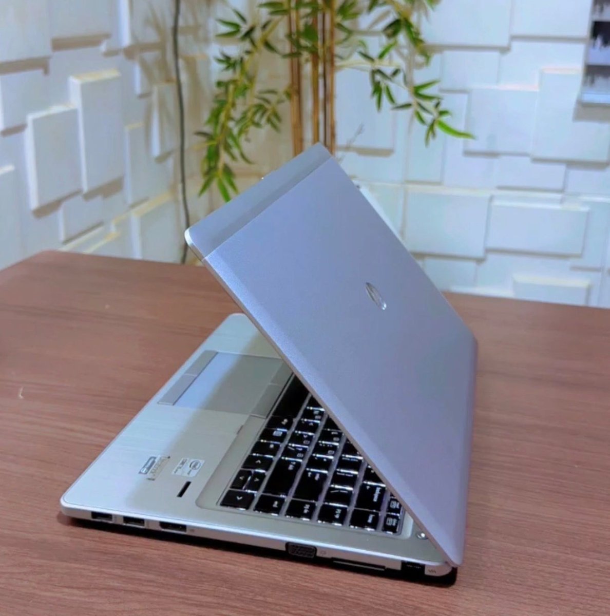 HP EliteBook Folio 9470m | Core i5 | 8GB RAM | 500GB HDD | Backlit Keyboard
