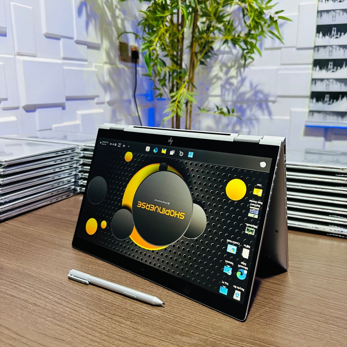 HP EliteBook x360 1030 G4 - 8th Gen. Intel Core i5 - 256GB SSD - 8GB RAM - Keyboard Light - Touchscreen