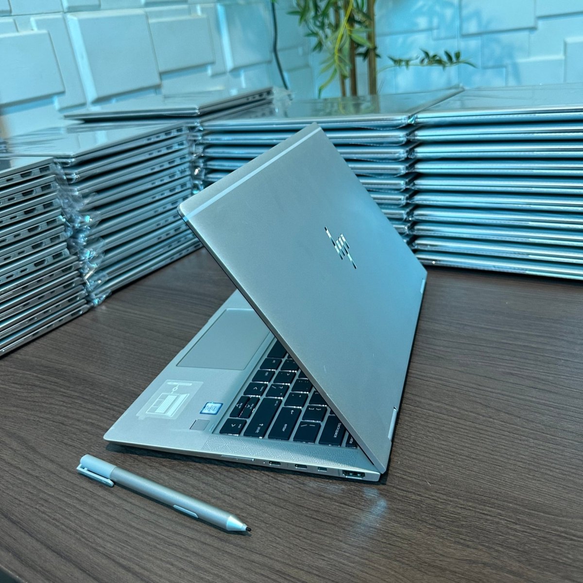 HP EliteBook x360 1030 G4 - 8th Gen. Intel Core i7 - 256GB SSD - 16GB RAM - Keyboard Light - Touchscreen