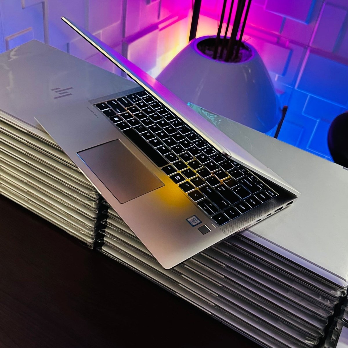 HP EliteBook x360 1040 G6 - 8th Gen. Intel Core i7 - 256GB SSD - 16GB RAM - Keypad Light - Touchscreen - Face ID