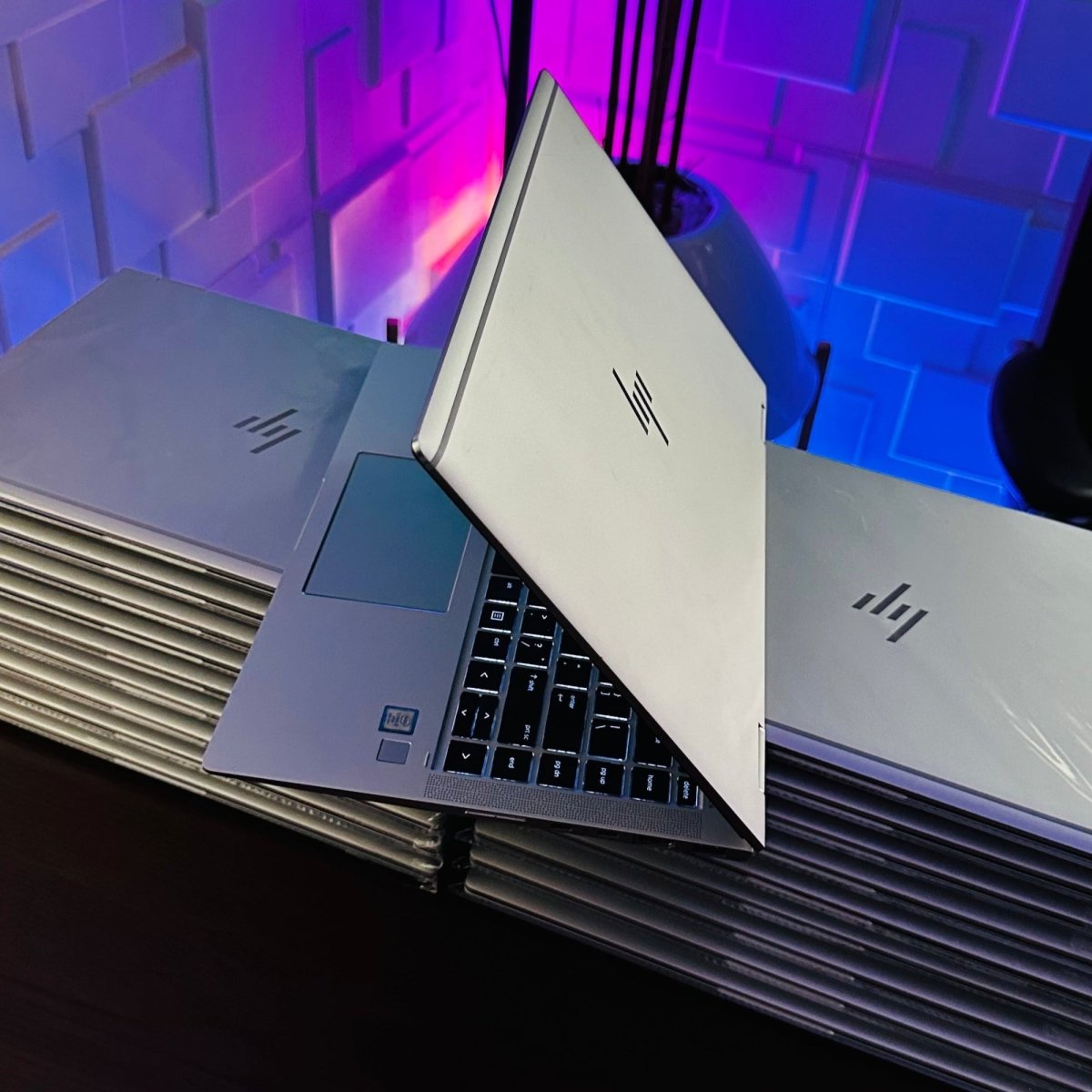 HP EliteBook x360 1040 G6 - 8th Gen. Intel Core i7 - 256GB SSD - 16GB RAM - Keypad Light - Touchscreen - Face ID