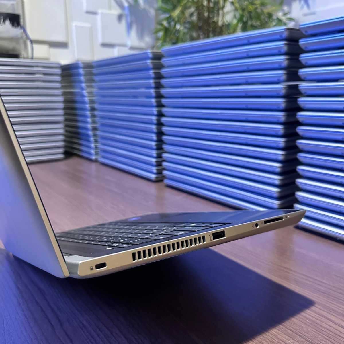 HP mt31 Mobile Thin Client - Intel Celeron 3867U - 256GB SSD - 8GB RAM