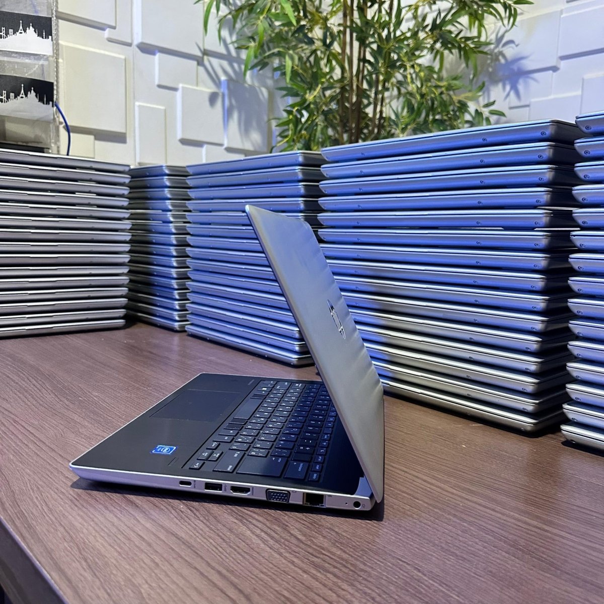 HP mt31 Mobile Thin Client - Intel Celeron 3867U - 256GB SSD - 8GB RAM