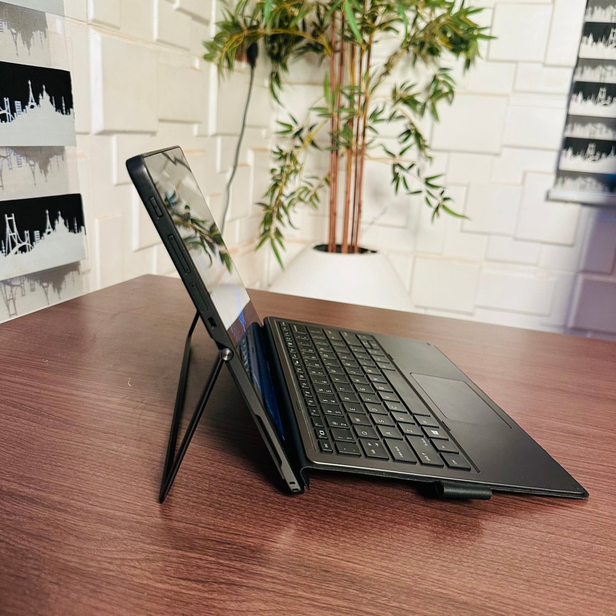 HP Pro x2 612 G2 | Intel Core i5 | 8GB RAM | 256GB SSD | Touchscreen | Backlit Keyboard