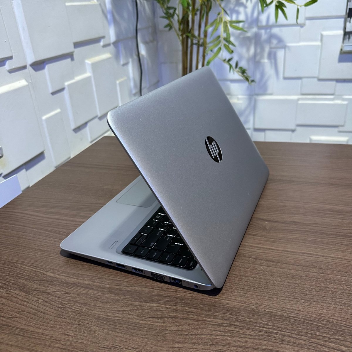 HP ProBook 430 G4 - 7th Gen. Intel Core i5 - 128GB SSD - 8GB RAM