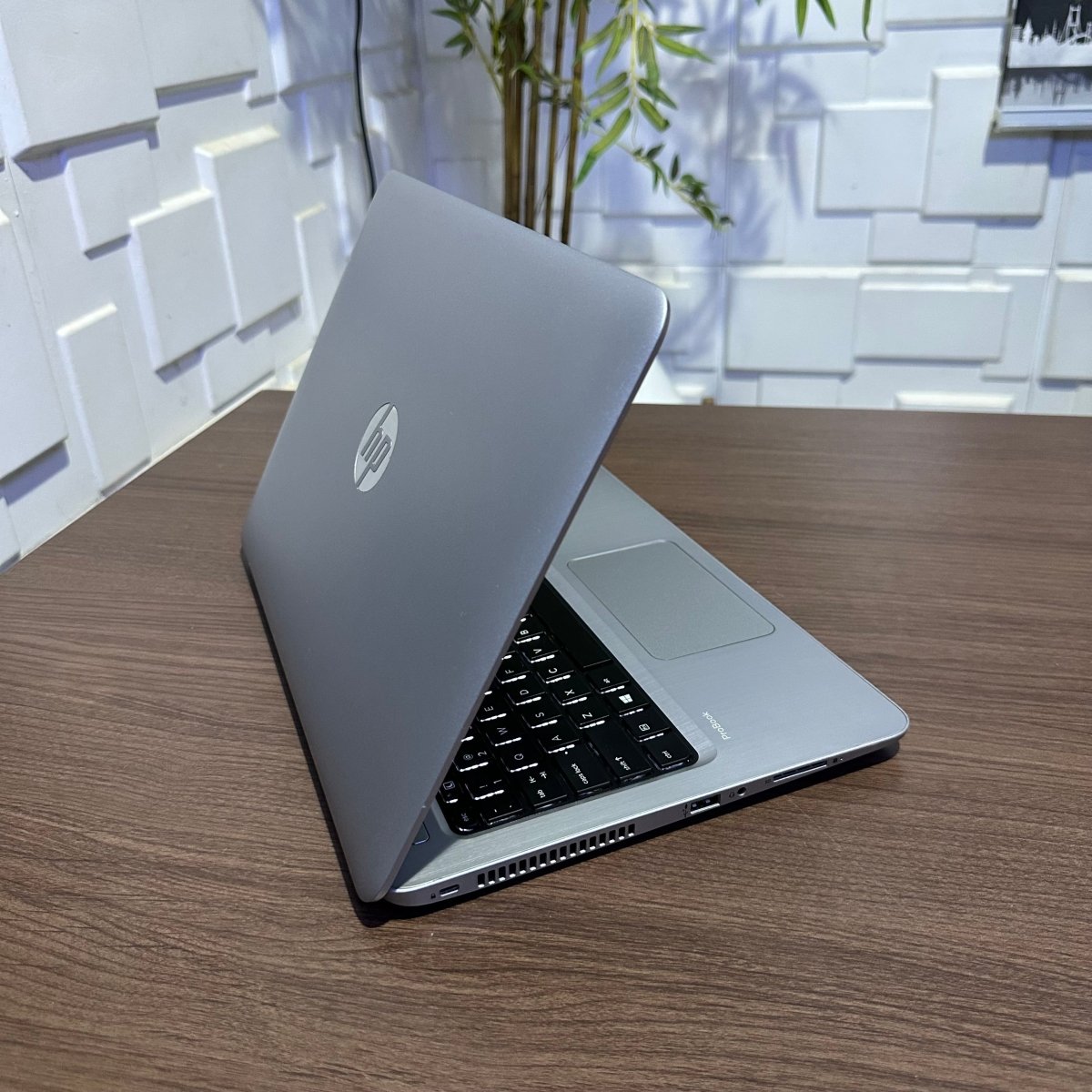 HP ProBook 430 G4 - 7th Gen. Intel Core i5 - 128GB SSD - 8GB RAM