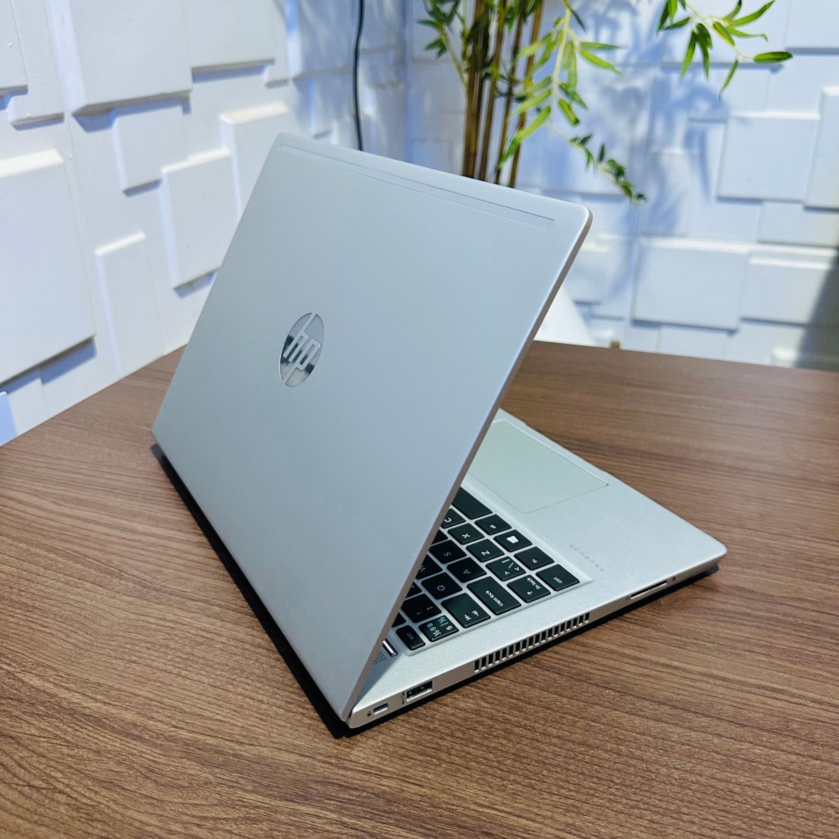 HP ProBook 430 G6 - 8th Gen. Intel Core i5 - 25GB SSD - 8GB RAM