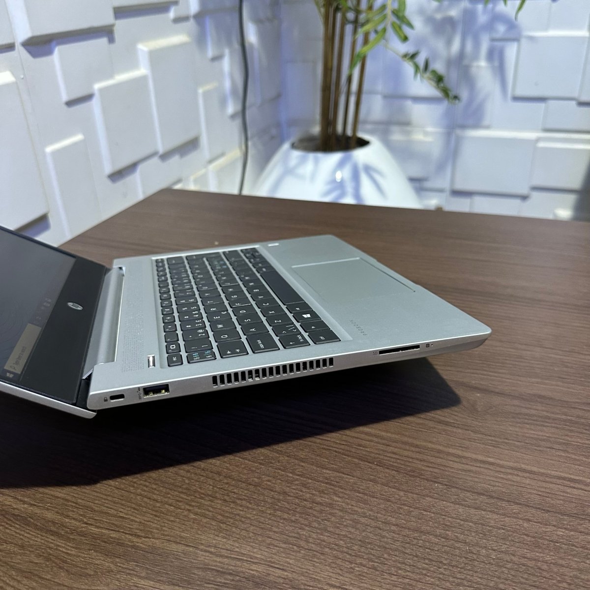 HP ProBook 430 G6 - 8th Gen. Intel Pentium 5405U - 256GB SSD - 4GB RAM - (Minor body dent)
