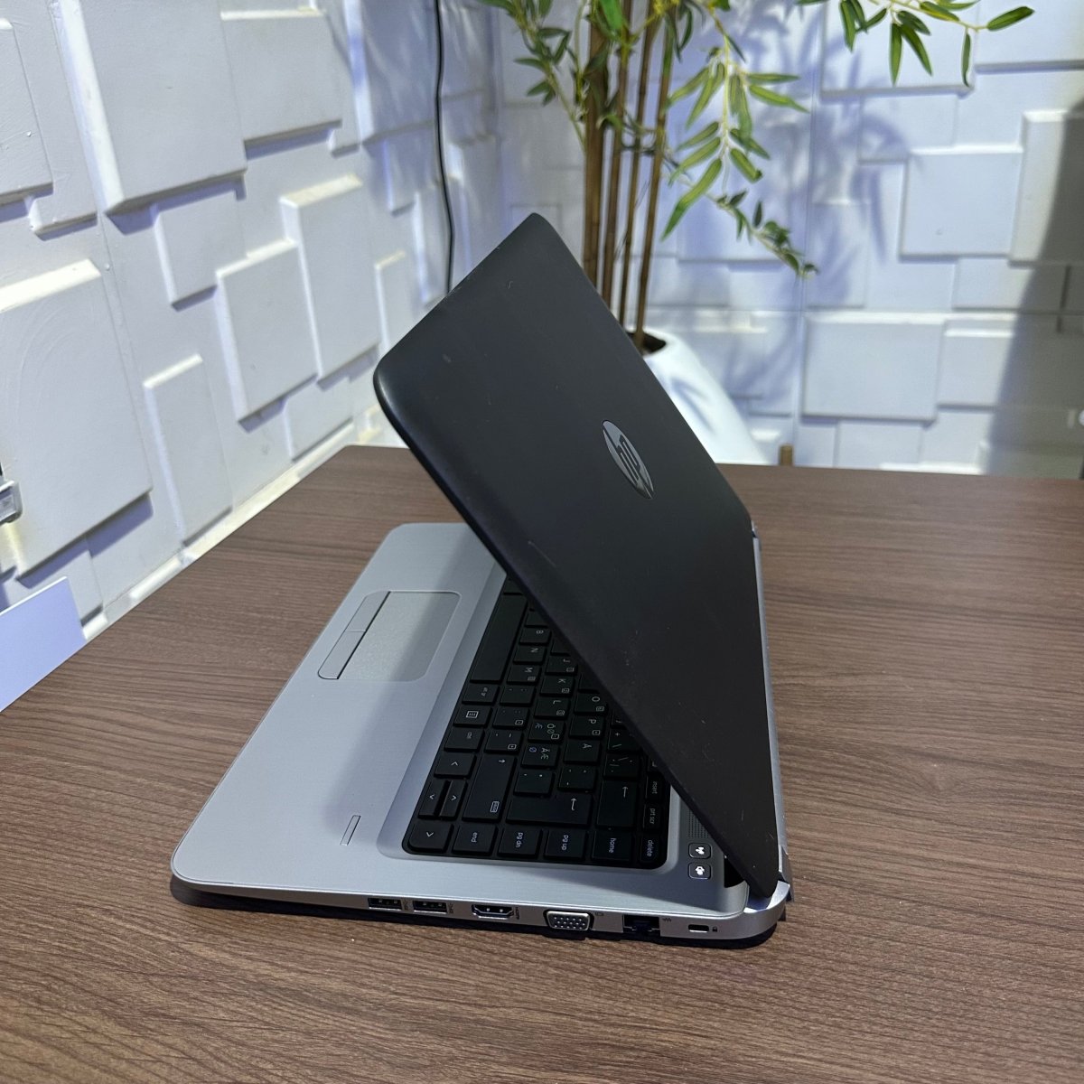 HP ProBook 440 G3 - 6th Gen. Intel Pentium 4405U - 128GB SSD - 8GB RAM