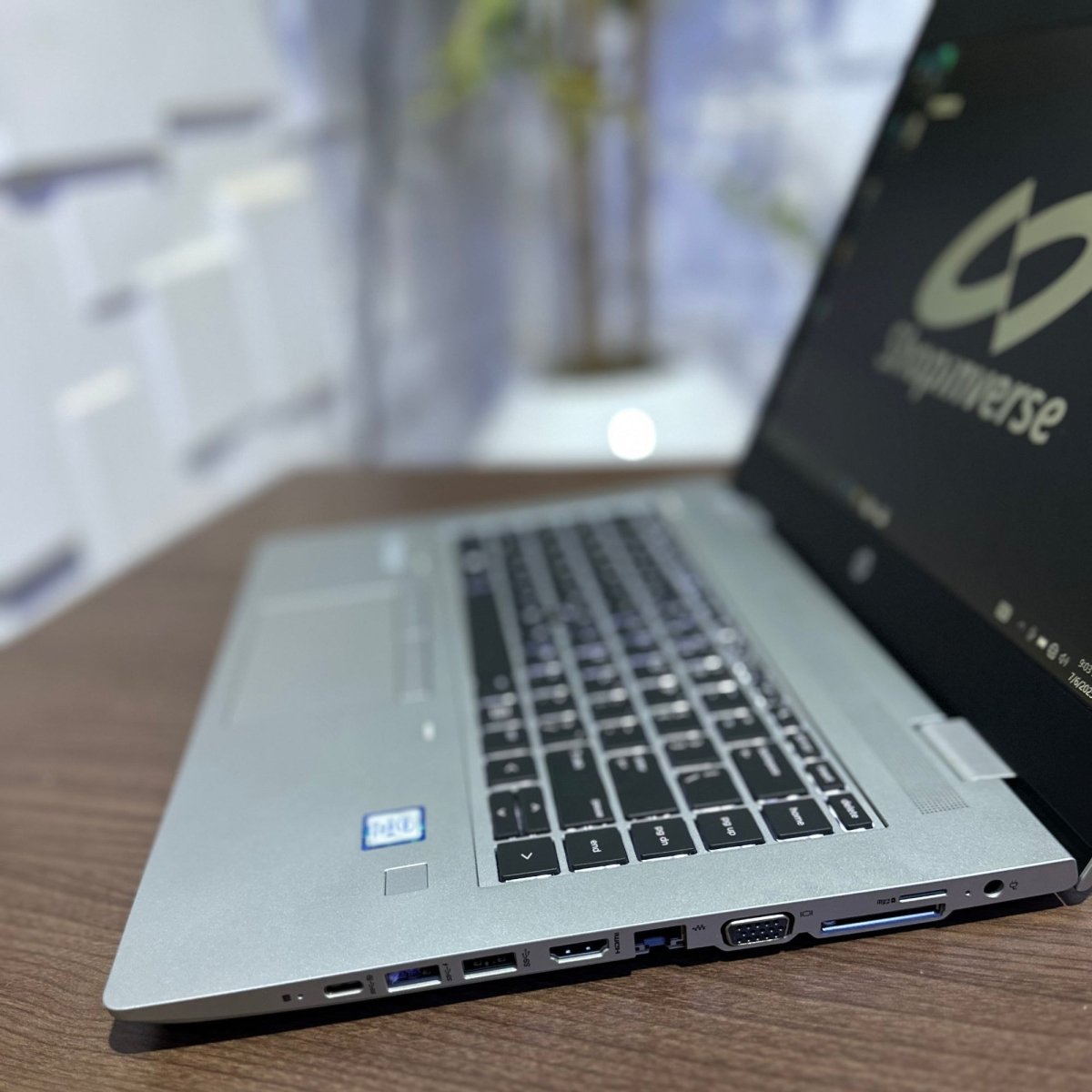 HP ProBook 640 G5 - 8th Gen. Intel Core i5 - 256GB SSD - 8GB RAM - Keyboard Light