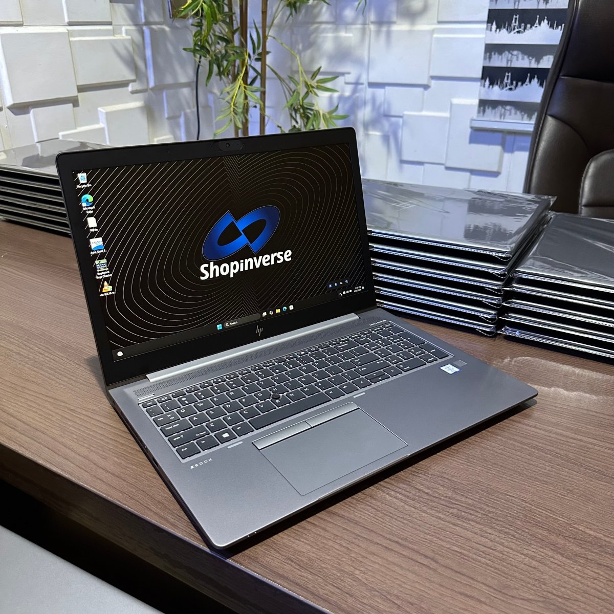 HP zBook 15u G6 - 8th Intel Core i7 - 256GB SSD - 8GB RAM - 4GB Dedicated Graphics - Keyboard Light