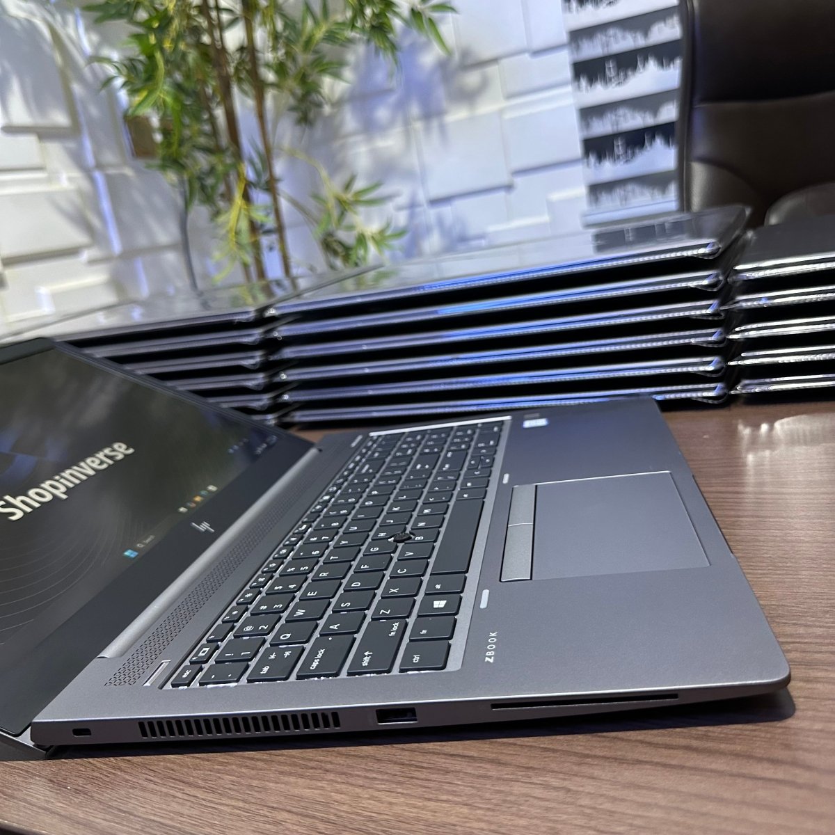 HP zBook 15u G6 - 8th Intel Core i7 - 256GB SSD - 8GB RAM - 4GB Dedicated Graphics - Keyboard Light