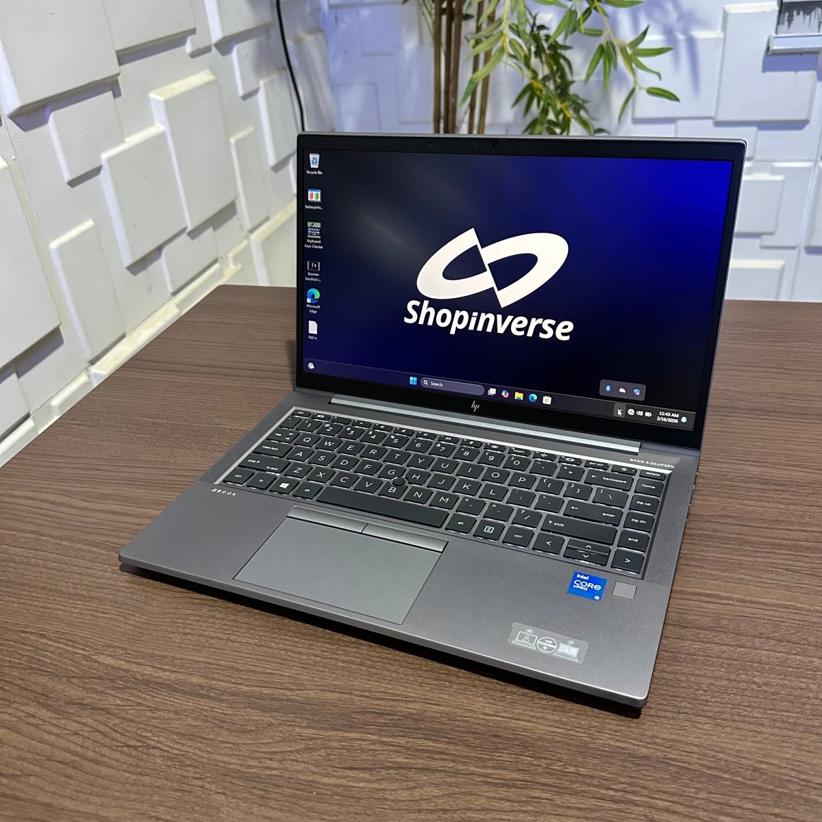 HP zBook Firefly 14 G8 - 11th Gen Intel Core i5 - 256GB SSD - 16GB RAM - Keyboard Light