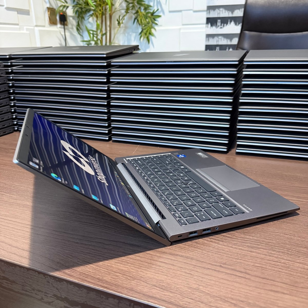 HP ZBook Firefly 14 G8 | 11th Gen Intel Core i7 | 16GB RAM | 512GB SSD | 4GB Nvidia T500 | Backlit Keyboard